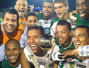 Série B: Ceará assina com meia encostado em time do Brasileirão