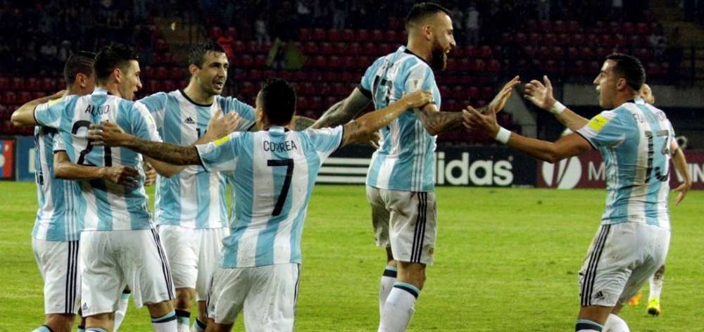 Argentina viu a Venezuela abrir 2 a 0, mas conseguiu ir buscar o empate no segundo tempo
