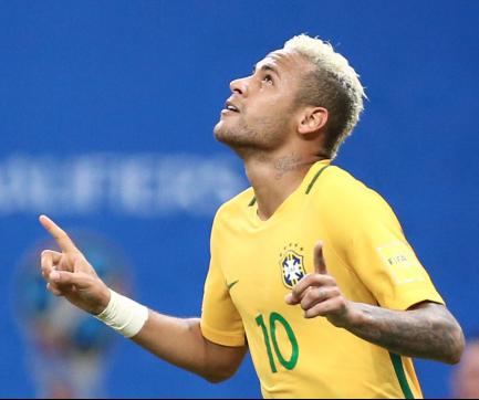 Neymar é insubstituível, mas já atuou com espírito de equipe