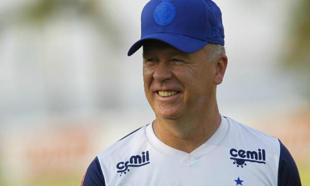 Cruzeiro, do técnico Mano Menezes, faz clássico com o América