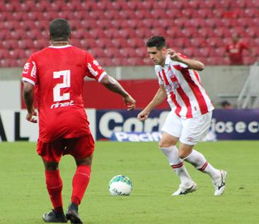 Com uma lesão no joelho, Maylson não deve mais defender o Náutico nesta temporada