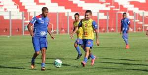 Série B: Atacante do Vila Nova comemora boa fase longe de Goiânia