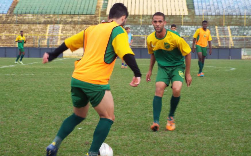 XV de Jaú encara a Santacruzense 