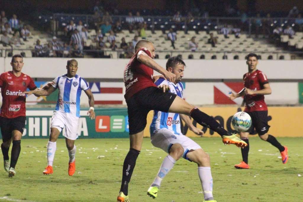 Paysandu busca empate e tira Brasil de liderança - Fernando Torres / Paysandu