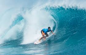 Surfe: Em bateria polêmica, Gabriel Medina é eliminado em Trestles e ironiza juízes