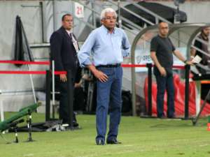 Série B: Givanildo Oliveira treina com o Náutico em busca da primeira vitória