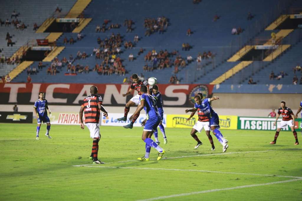 O Atlético-GO sonha com a liderança na rodada