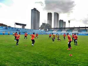 Série B: Paysandu treina de olho em atacante dispensado no Bragantino