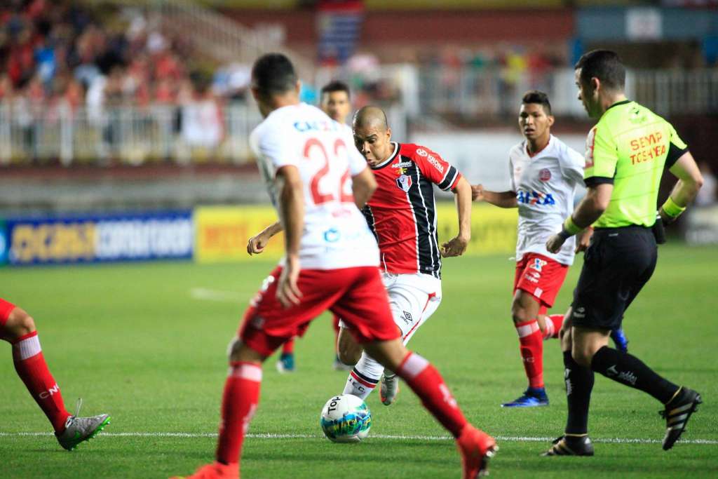 JEC bem que tentou, mas não conseguiu vazar a defesa do Timbu