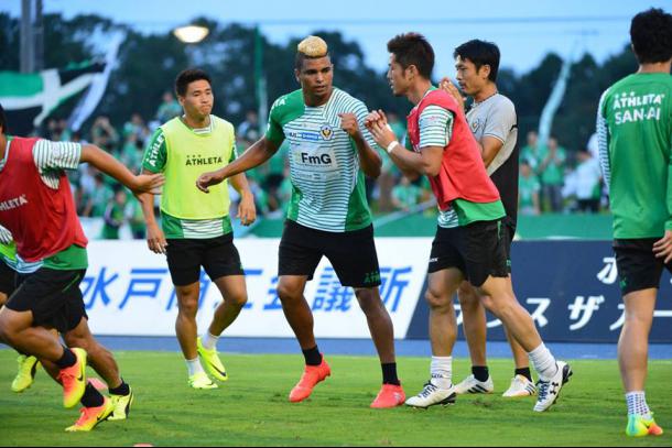 Alan Pinheiro pede atenção ao Verdy Tokyo para duelo com o Kamatamare Sanuki