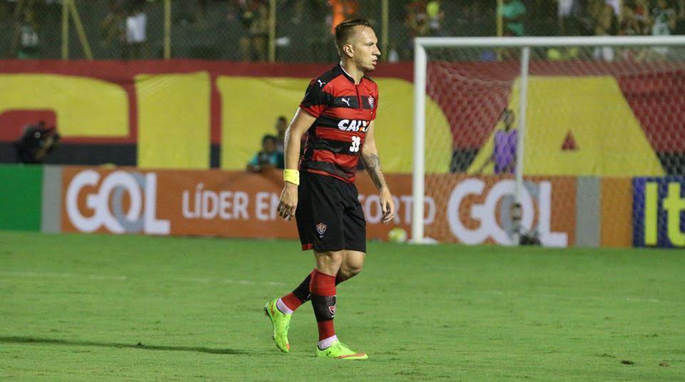 Zé Love pede entrega total do Vitória diante do Internacional