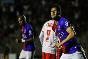 Série B: Paraná se afasta do G4 e presidente culpa a arbitragem