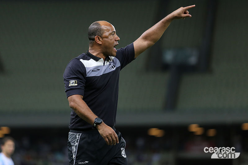 O técnico Sérgio Soares corre o risco de ser demitido do Ceará em caso de novo tropeço