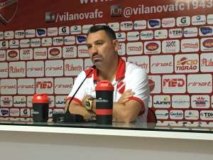 Série B: Técnico do Vila Nova lamenta passes errados e elogia defesa do Luverdense