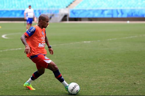 Eduardo comemora triunfo do Bahia sobre o Goiás (Foto: Felipe Oliveira / EC Bahia)