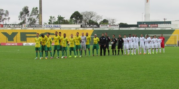 Sonahndo com a vaga na próxima fase, o Ypiranga recebeu o líder Guarani. Foto: yfc.com.br