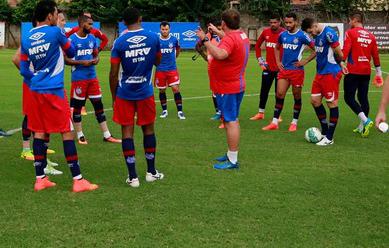 Guto Ferreira fez mistério em relação ao time titular do Bahia