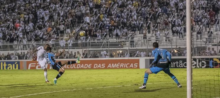 William Pottker volta ao ataque da Ponte na Arena da Baixada