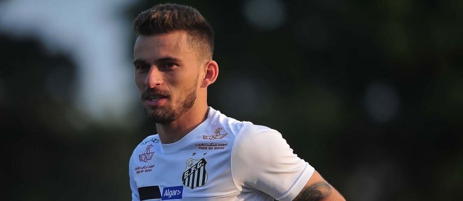 Lucas Lima minimiza derrota do Santos e destaca permanência no G4 do Brasileirão