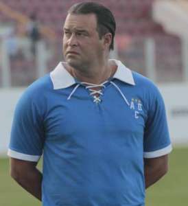 Paraná contrata técnico Roberto Fernandes que livrou time da Série C do rebaixamento