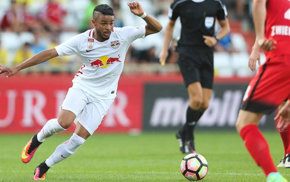 Wanderson pede atenção do RB Salzburg contra o Schalke 04