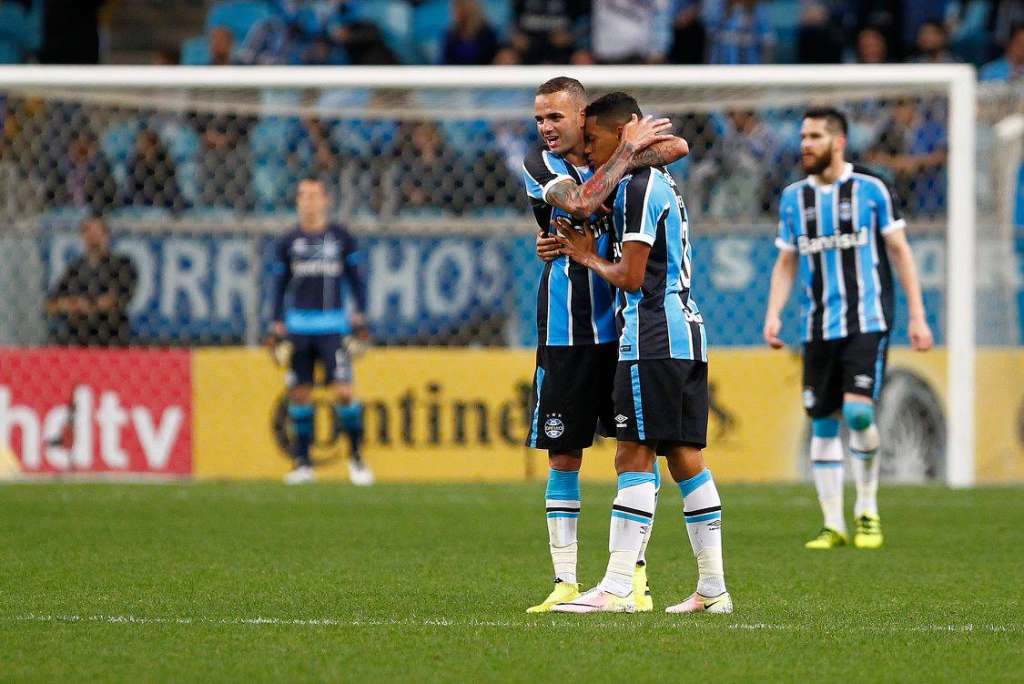 Grêmio começou arrasador e abriu 2 a 0 no Palmeiras
