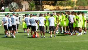 Goiás x Paraná - Em busca da paz na Série B