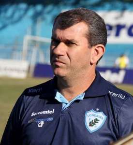 Série B: Cláudio Tencati completará 200 jogos com o Londrina no sábado