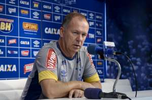 Mano faz mistério, mas admite mudanças no Cruzeiro por causa do desgaste físico