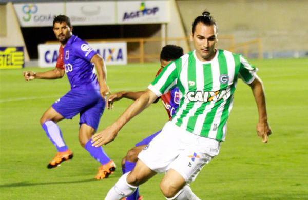 Léo Gamalho fez dois gols (Foto: Divulgação/Goiás)