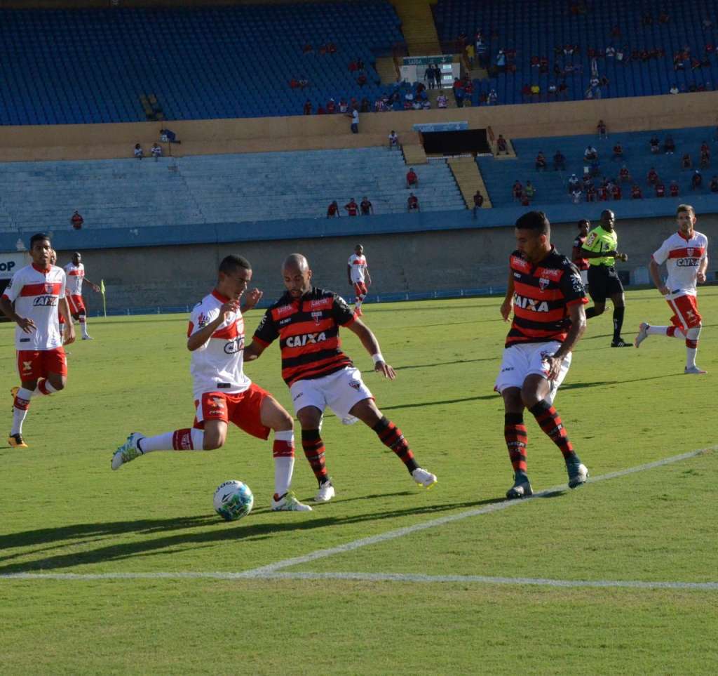 No primeiro turno, o CRB bateu o Atlético-GO por 2 a 1, no Serra Dourada. (Foto: Divulgação / ACG)