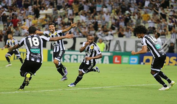 Ceará vence Joinville e afasta nuvem negra do Castelão