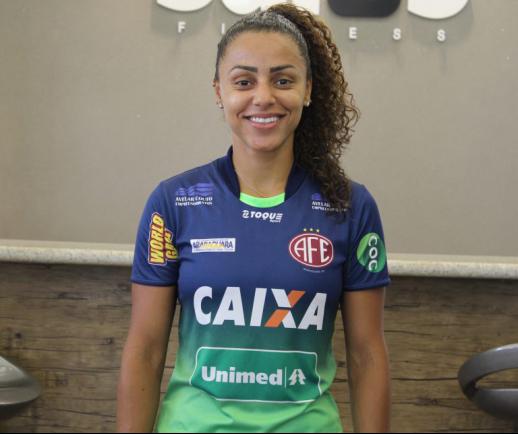 Rilany defendeu a Ferroviária em 2013 e 2014 (Foto: Site Guerreiras Grenás) 