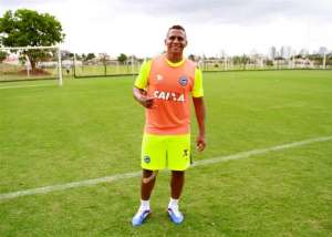 Walter volta a treinar, mas ainda desfalca Goiás contra Bragantino