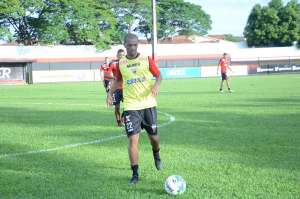 Série B: Atlético-GO perde zagueiro, mas Jorginho retorna no meio campo