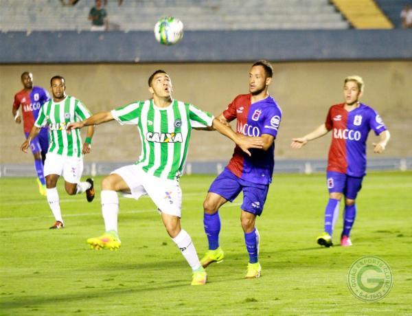 Paraná x CRB – Galo pega Tricolor em crise para encostar no G4