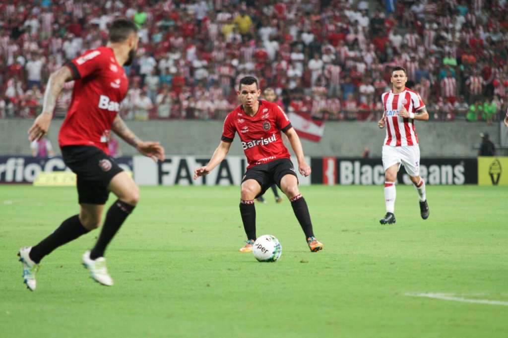 Náutico domina o Brasil e chega ao G4