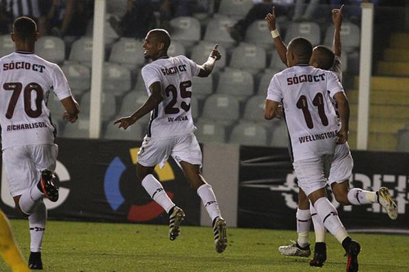 Santos fez 2 a 1 em cima do Fluminense na Vila Belmiro centenária