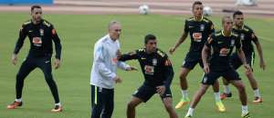 Eliminatórias: Tite arma seleção com os retornos de Paulinho e Willian aos titulares