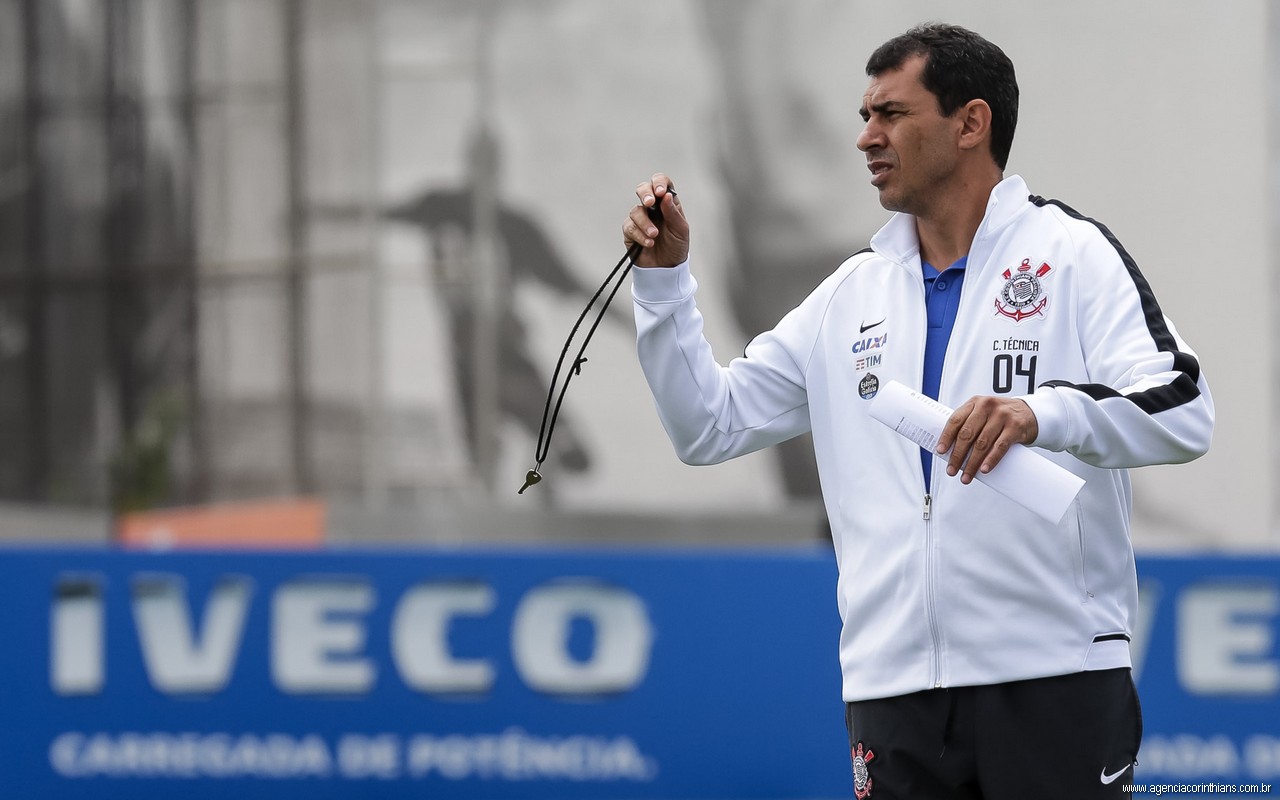 Com problemas, Carille faz testes e deve promover mudanças no Corinthians