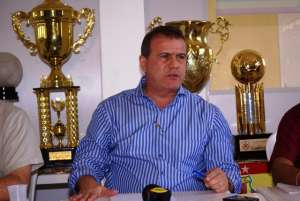 Série B: Sérgio Frota passa confiança ao elenco do Sampaio Corrêa