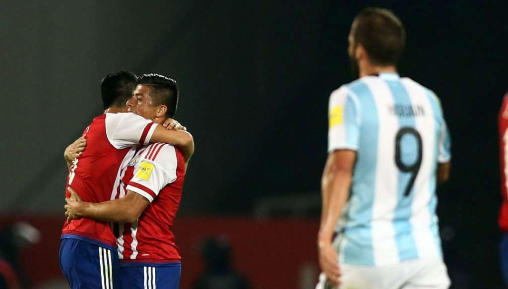 Argentina vê em casa o Paraguai fazer a festa
