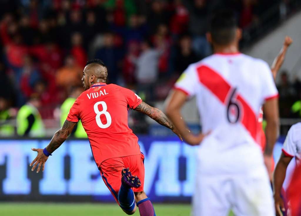 Vidal brilha na vitória do Chile contra Peru