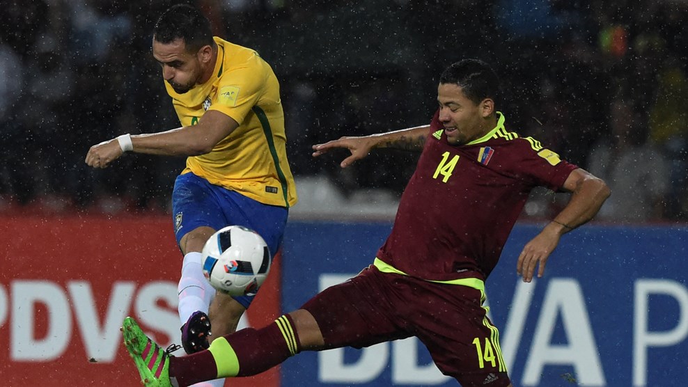 Motorzinho da Seleção Brasileira, Renato Augusto teve a maior nota desta terça-feira