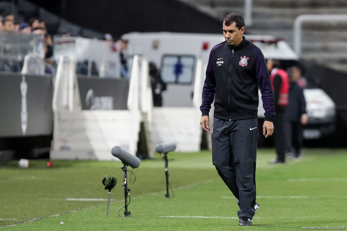 Carille vê futuro indefinido no Corinthians: ‘Não sei se foi meu último jogo’