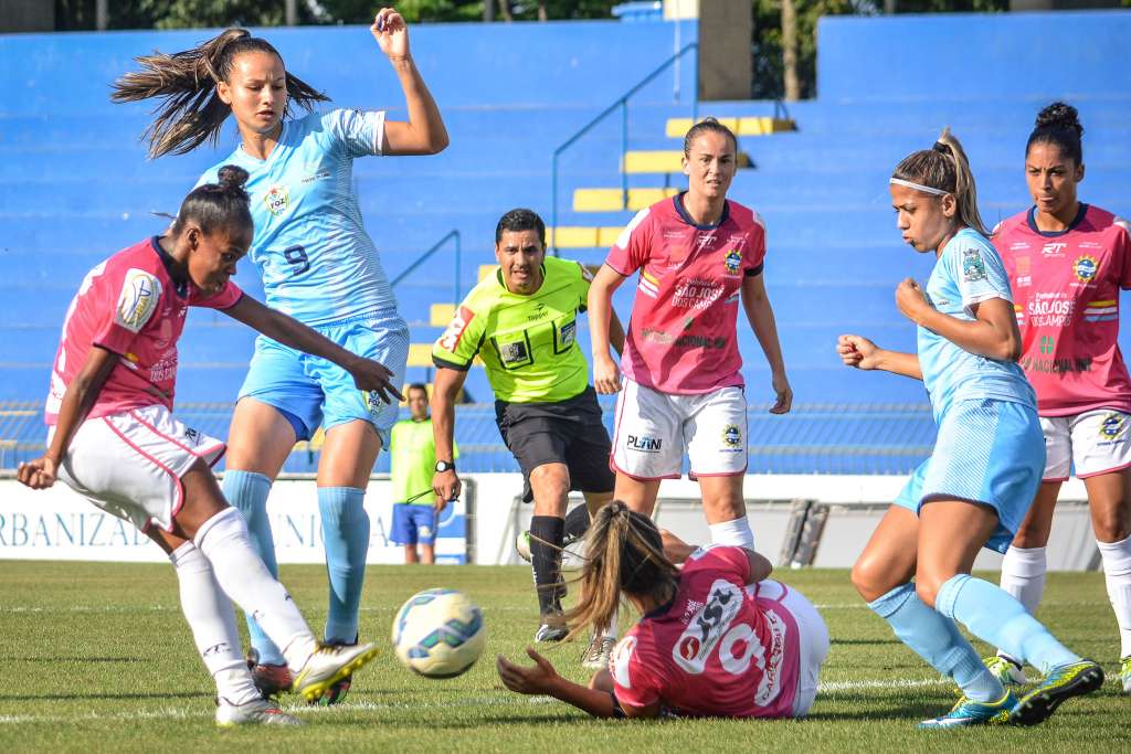 No Estádio Martins Pereira, o São José recebeu o Foz Cataratas/PR para o jogo de volta da semifinal e venceu - Arthur Marega Filho / São José Feminino