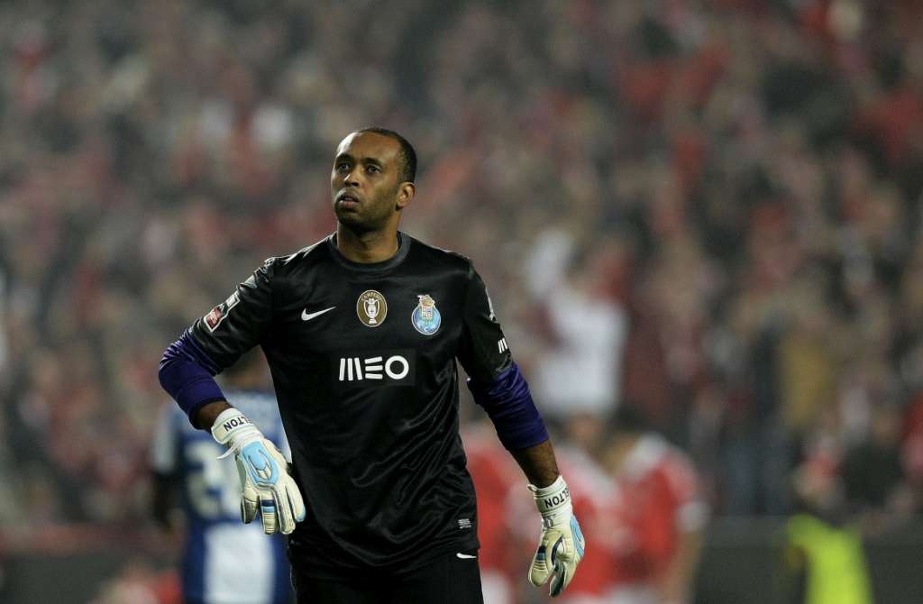 Helton não faz mais parte dos planos do Porto