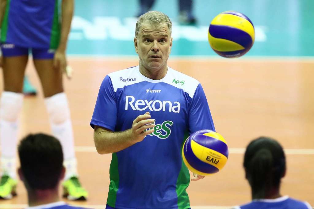 Bernardinho tem um vice e um quarto lugar em Mundiais de clubes com o Rexona (Foto: Célio Messias/Inovafoto/CBV)