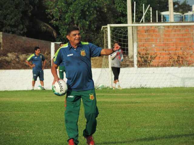 Série B: Flávio Araújo perde a paciência e afasta atacante Egdar no Sampaio Corrêa