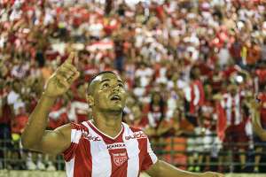 Série B: Autor de dois gols pelo CRB, Zé Carlos chama Rodrigo, do Vasco, de 